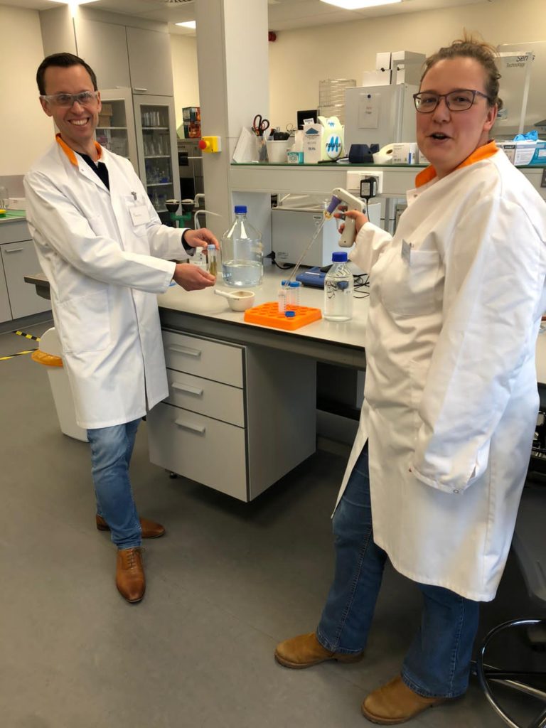 Maarten-and-colleague-768x1024 Maarten Morsink (left)- Lecturer/PhD researcher in molecular biology Leiden Centre for Applied Bioscience